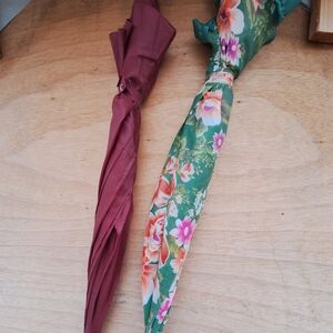 Vintage Women's Floral Green and Burgundy Umbrella Set